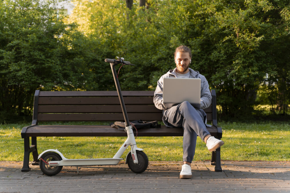 Guide d'Achat iSinwheel : Combien de Watts pour une Trottinette Électrique en 2025 ?