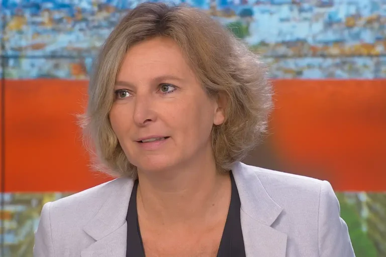 caroline henry