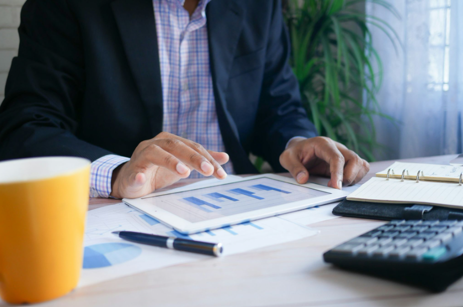 Flux de trésorerie disponible : pourquoi cet indicateur compte pour les investisseurs à long terme